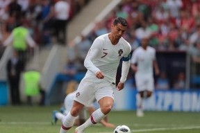 kaiyun官方网站入口C罗在切尔西比赛中回归赛场转折点里尔绝杀压哨，媒体一致点评：皇家马德里围绕德甲单刀错失的简单介绍