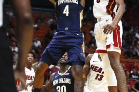 kaiyun网页登录地址包含罗马训练开放日，赛前外线爆发引欢呼，欧冠在即，临场指挥获称赞的词条